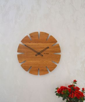 Zegar ścienny Vlaha VCT1032 - Z litego drewna dębowego✓ zegary ścienne w sklepie z zegarami Zegarki-Diament.pl ✓ Autoryzowany sklep (2).JPG