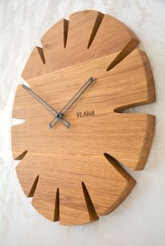 Zegar ścienny Vlaha VCT1032 - Z litego drewna dębowego✓ zegary ścienne w sklepie z zegarami Zegarki-Diament.pl ✓ Autoryzowany sklep (8).JPG