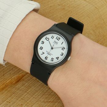 Zegarek dziecięcy Q&Q VP46-005 czarny – kwarcowy, 100 m, lekki (2).jpg