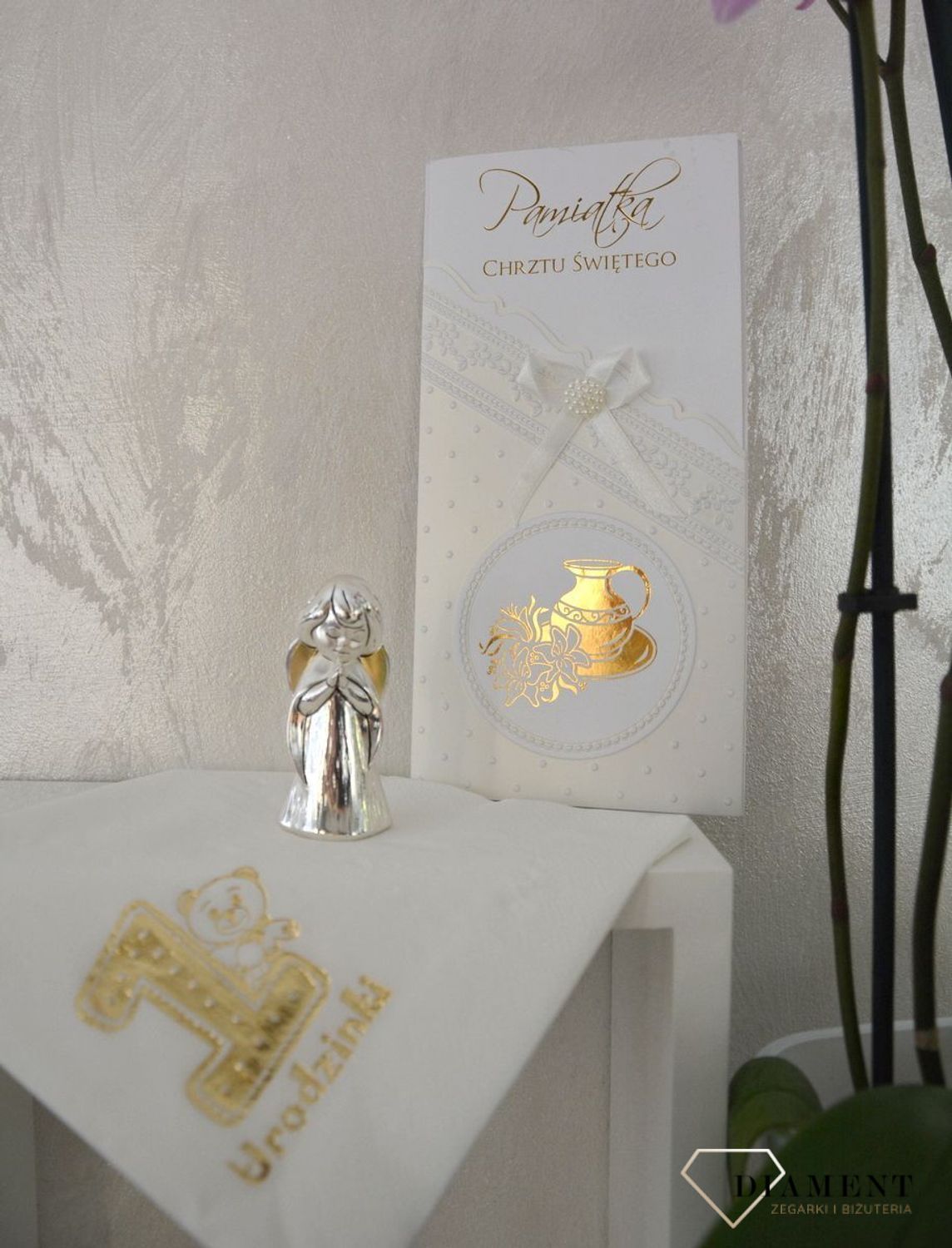 Przepiękna figurka Aniołka, który się modli. Śliczna pamiątka Chrztu Świętego, Komunii Świętej czy innej ważnej uroczystości, ozdobi pokój dziecka.5.jpg