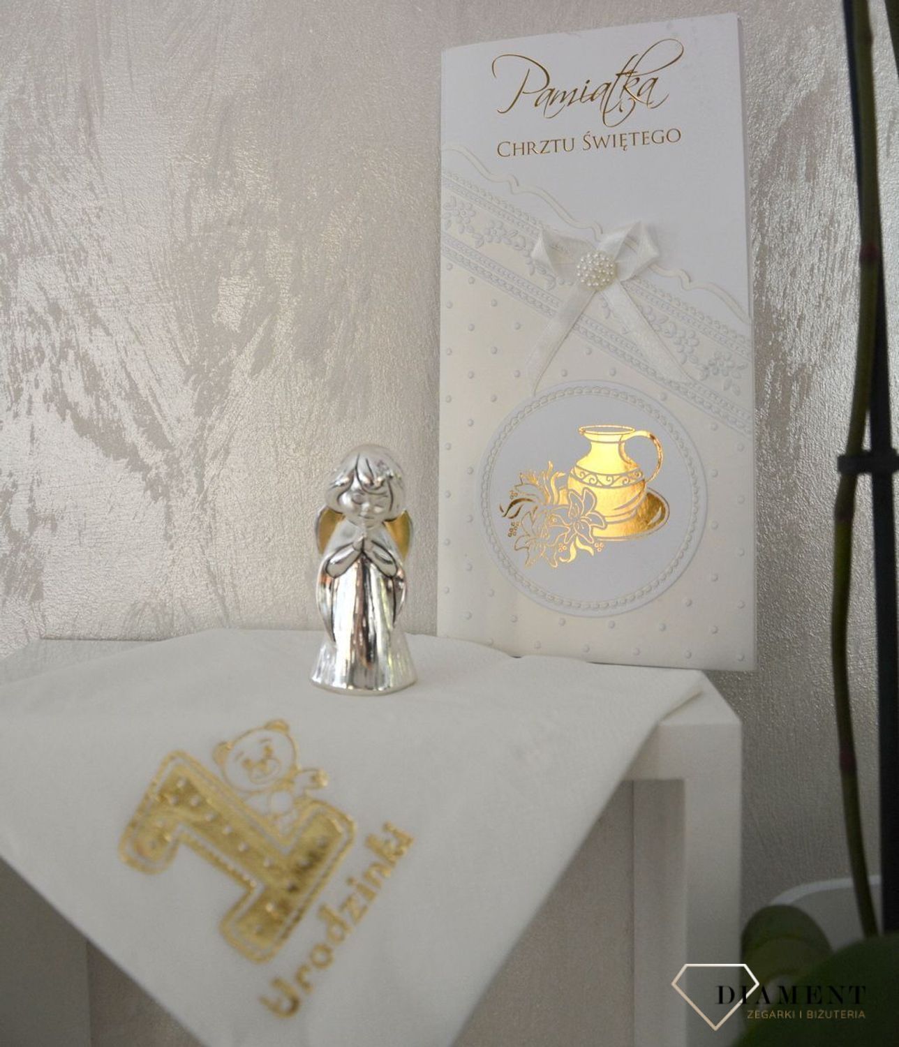 Przepiękna figurka Aniołka, który się modli. Śliczna pamiątka Chrztu Świętego, Komunii Świętej czy innej ważnej uroczystości, ozdobi pokój dziecka.5.jpg