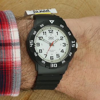 Q&Q VR18-003 – zegarek męski sportowy 100M, biała tarcza, czarny (2).jpg