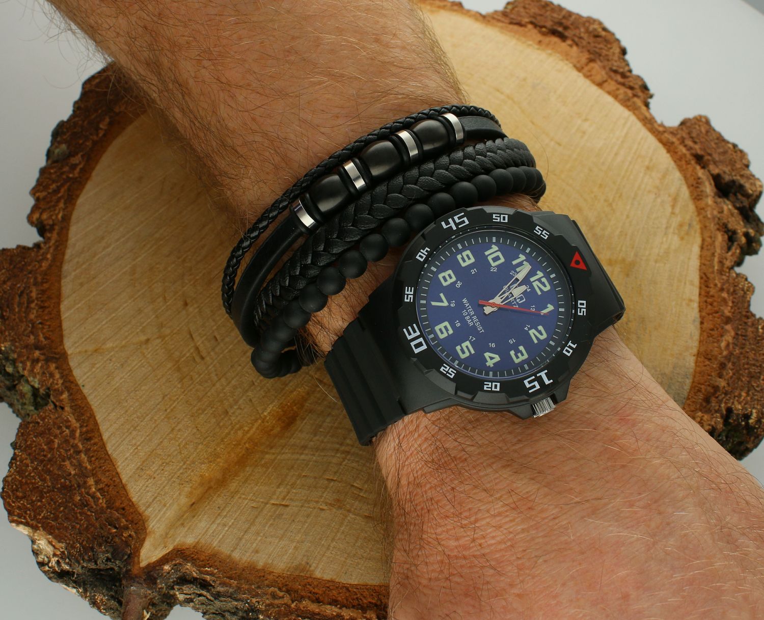 Zegarek męski sportowy QQ na silikonowym pasku VR18-005. Męski zegarek na pasku. Zegarek męski w czarnym kolorze. Zegarek męski sportowy na prezent..jpg