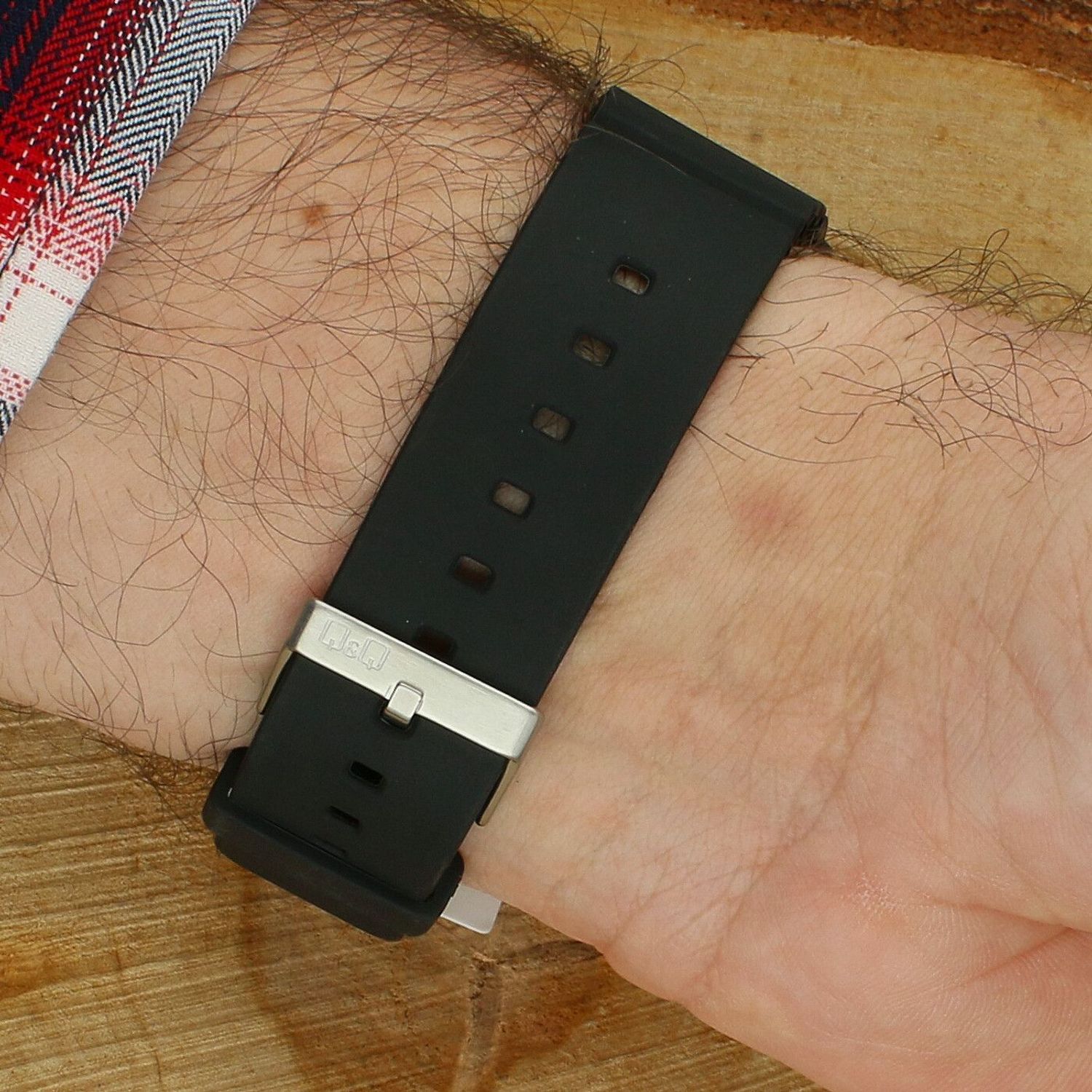 Q&Q VR18-008 – zegarek młodzieżowy 100M, czarny, kwarcowy Miyota (1).jpg