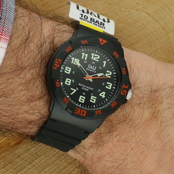 Q&Q VR18-008 – zegarek młodzieżowy 100M, czarny, kwarcowy Miyota (1).jpg