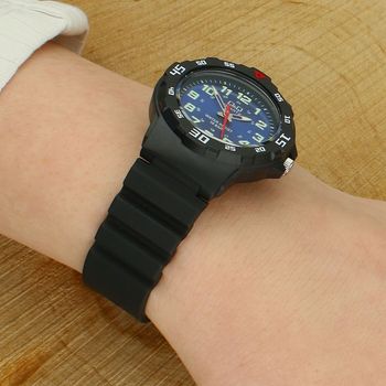 Zegarek dziecięcy Q&Q VR19-005 czarny – kwarcowy, 10 ATM, sportowy (3).jpg