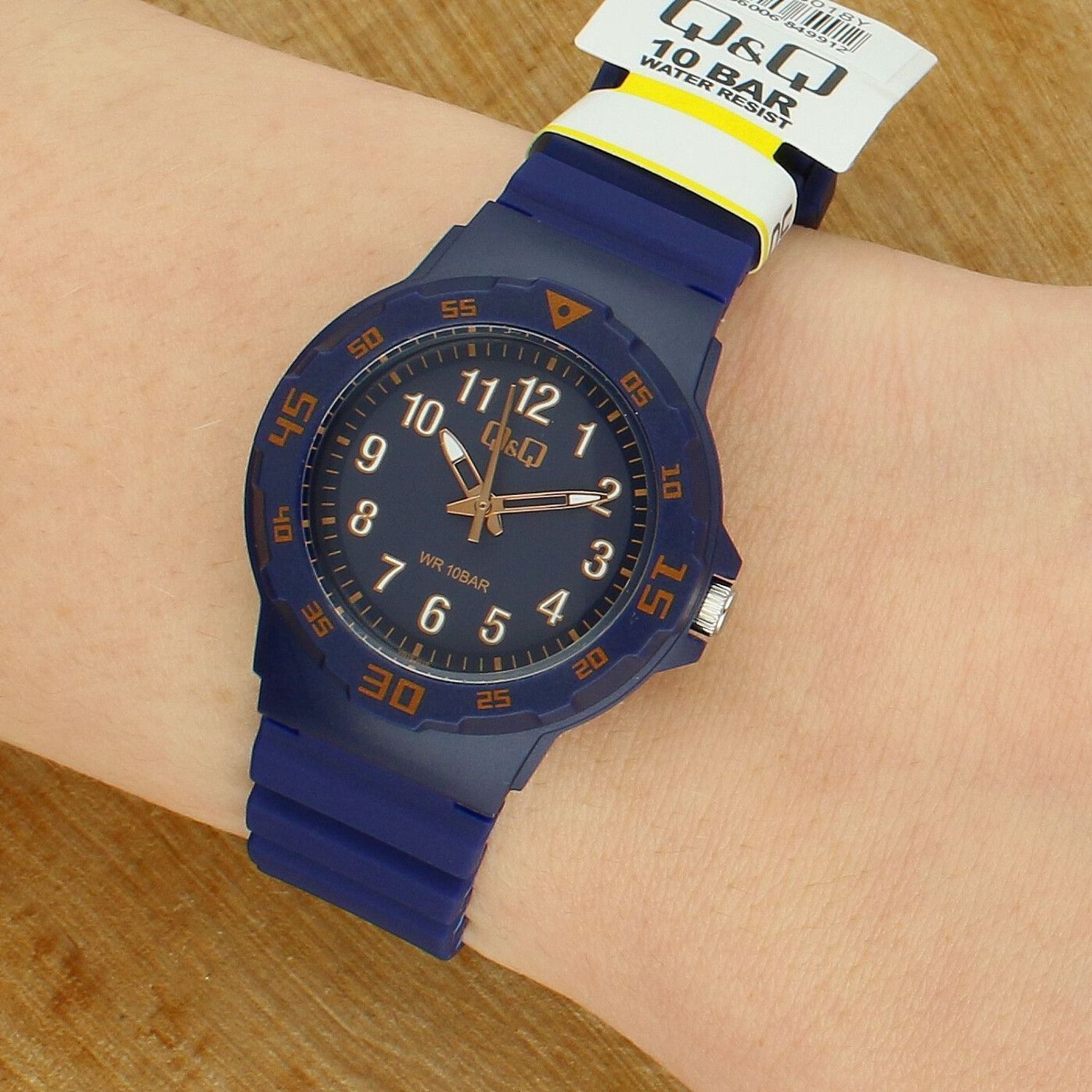 Zegarek dziecięcy Q&Q VR19-018 – granatowa tarcza, wodoodporny 10 BAR.jpg