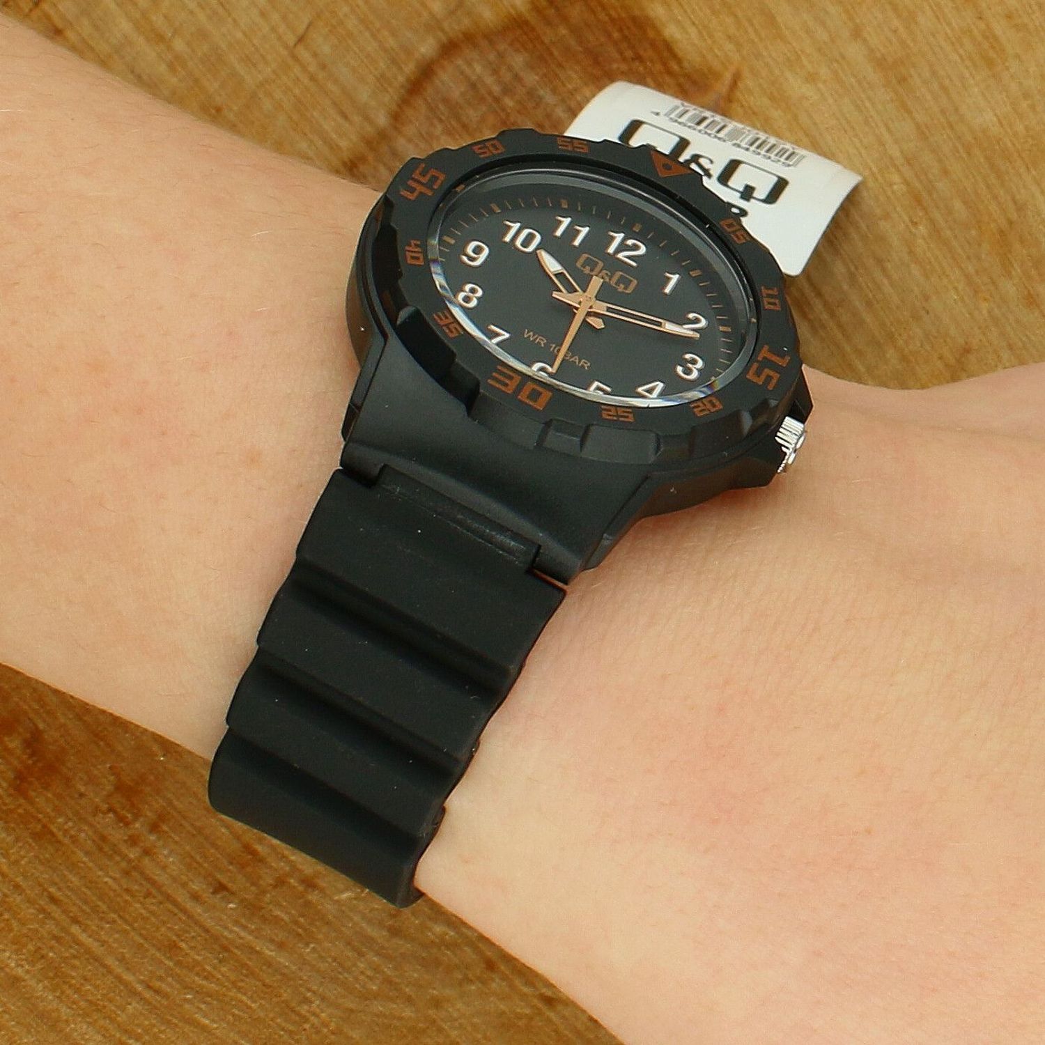 Zegarek dziecięcy Q&Q VR19-019 kwarcowy 10ATM czarny.jpg