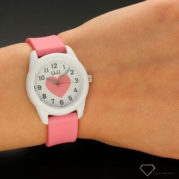 Zegarek dla dziewczynki z różowym serduszkiem QQ VS65-002 ⌚ Zegarki dziecięce z cyferkami (5).jpg
