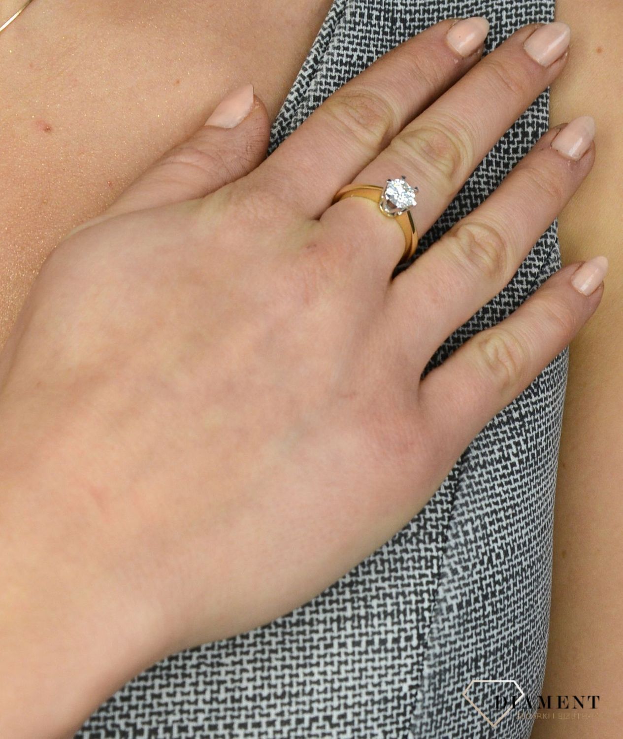 Pierścionek z żółtego złota z brylantem 0,20ct Klasyka W220 próba 585 MARKO.jpg