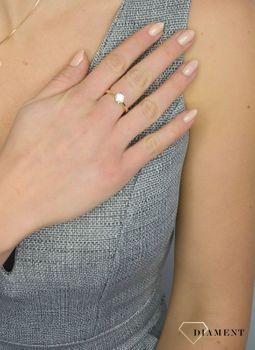Pierścionek zaręczynowy złoty DIAMENT 585 diament 1,01 ct to piękny złoty pierścionek na zaręczyny, który spodoba się każdej kobiecie. Wybranka Twojego serca doceni wielki brylant w oprawie z białeg (6).JPG