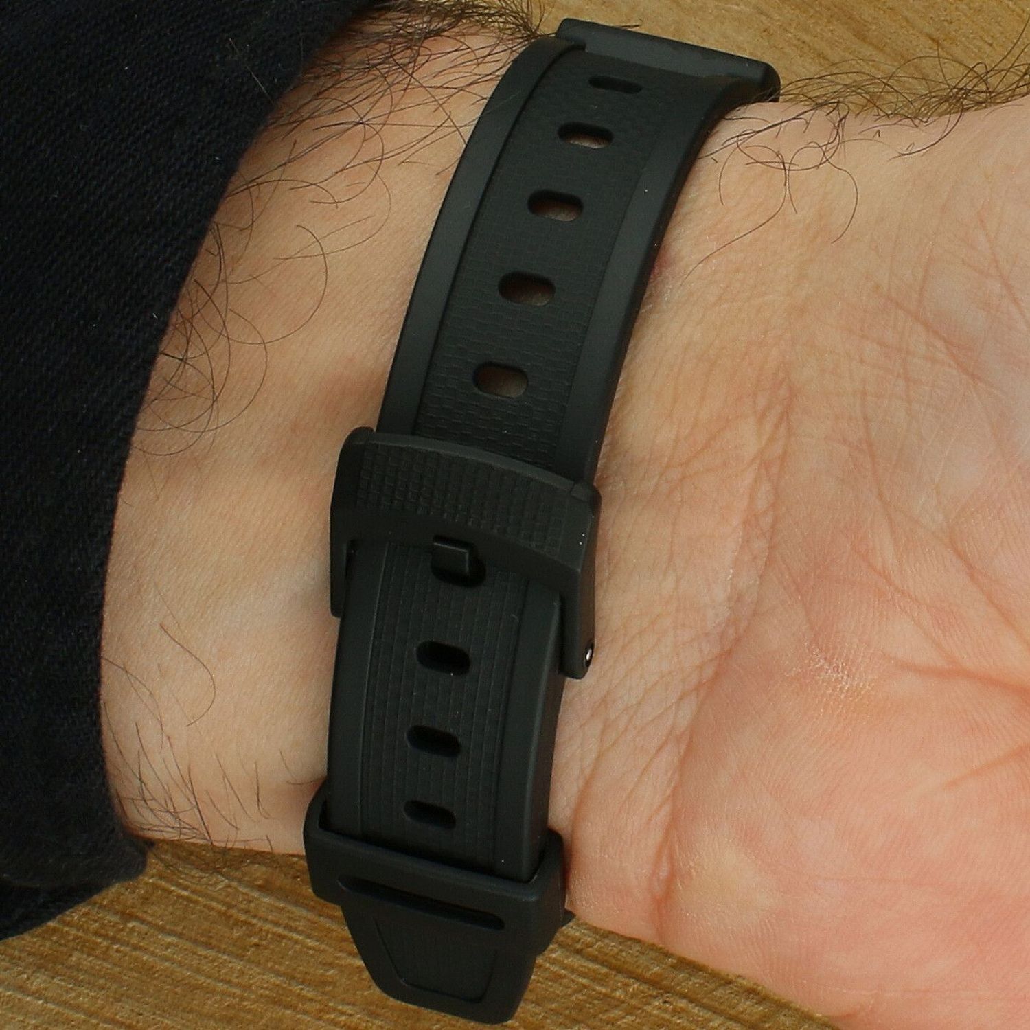 Zegarek męski Casio W-220H-1AVEF – cyfrowy, sportowy, wodoodporny 50M.jpg