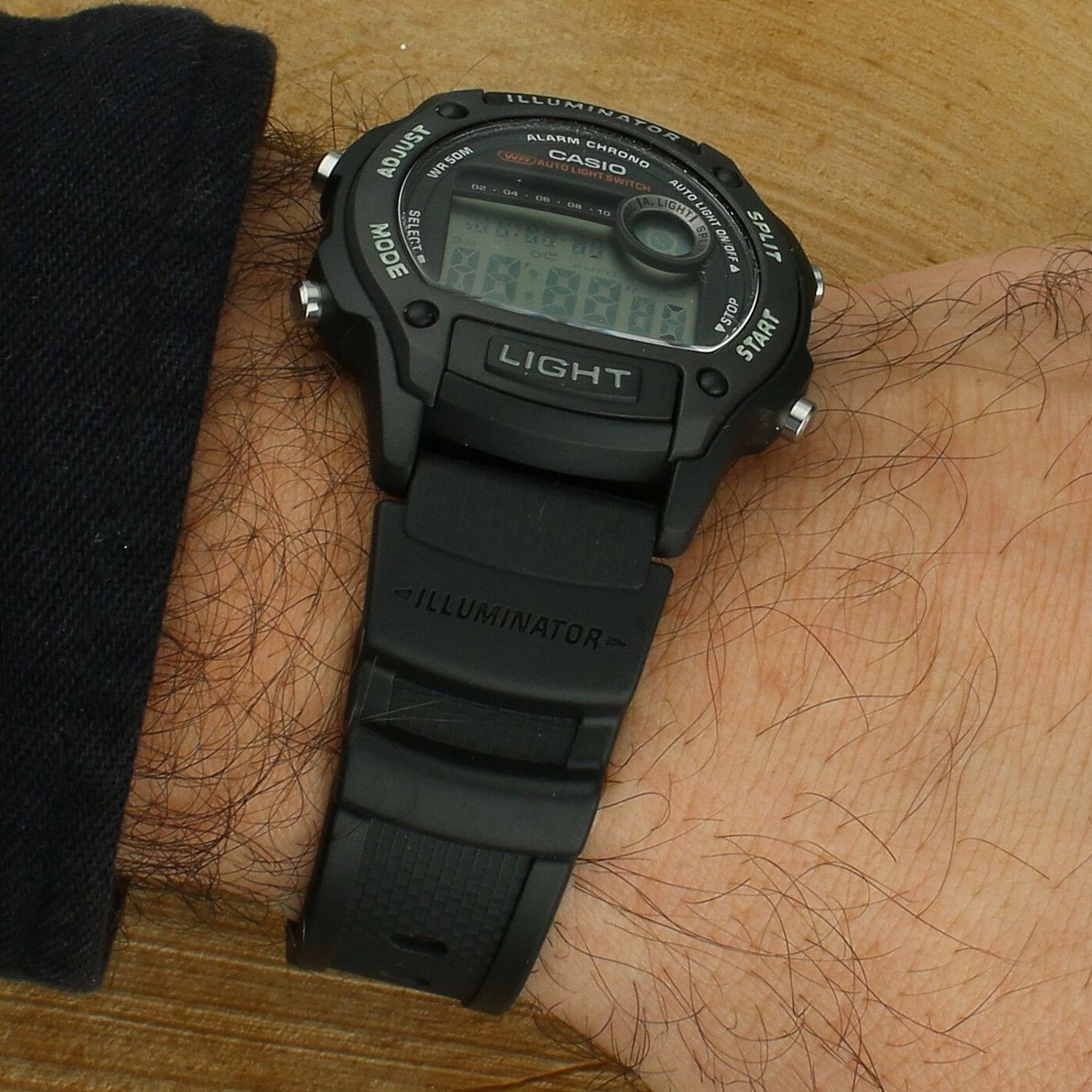 Zegarek męski Casio W-220H-1AVEF – cyfrowy, sportowy, wodoodporny 50M.jpg