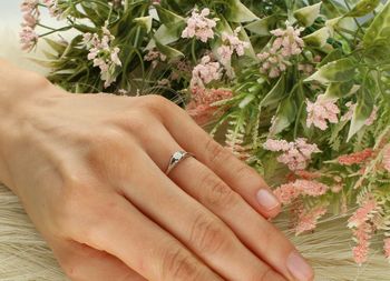 Pierścionek złoty DIAMENT białe złoto, diament, klasyczny W-530. Złoto i brylanty to wyjątkowe połączenie, które kobiety wprost uwielbiają. Pierścionek ofiarowany ukochanej kobiecie stanie 4.jpg
