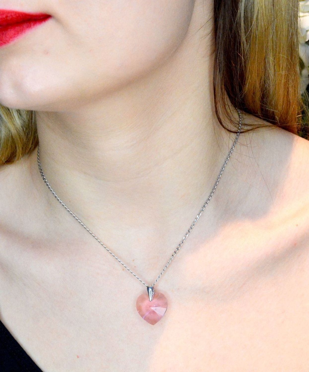 Srebrna zawieszka w kształcie serca z Kryształkami Swarovski WO620218LR. Zawieszka serduszko dla kobiety. Zawieszka na prezent. Różowe błyszczące serduszko. Biżuteria spark. Biżuteria z kryształem..jpg