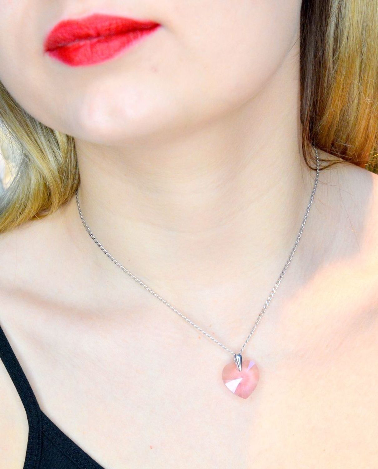 Srebrna zawieszka w kształcie serca z Kryształkami Swarovski WO620218LR. Zawieszka serduszko dla kobiety. Zawieszka na prezent. Różowe błyszczące serduszko. Biżuteria spark. Biżuteria z kryształem..jpg