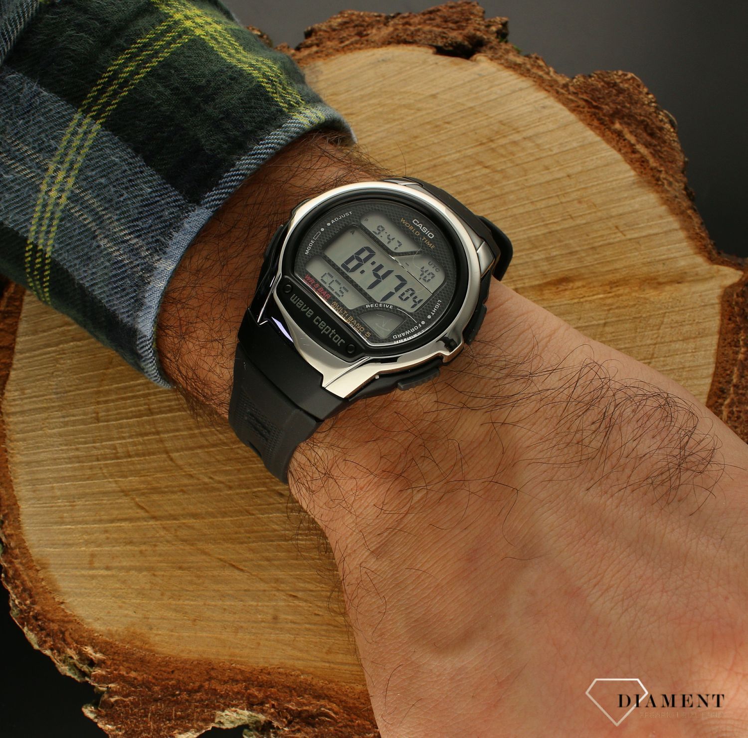 Zegarek męski Casio Waveceptor WV-58R-1AEF. Męski zegarek sportowy. Zegarek sportowy męski Casio. Męski zegarek Casio. Zegarek z wyświetlaczem. Zegarek sportowy Casio idealny na prezent dla mężczyzny..jpg