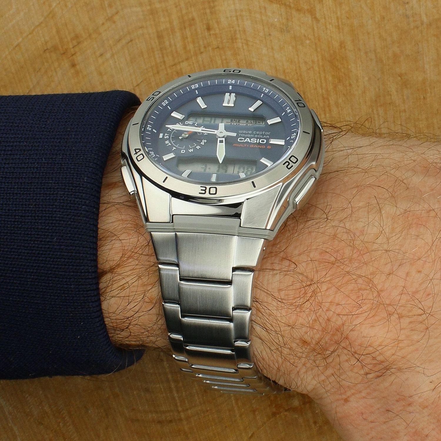 Zegarek męski Casio WVA-M650D-2AER Waveceptor Solar – radiowy, 100M, stalowy, niebieski.jpg