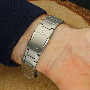 Casio WVA-M650TD-1AER Wave Ceptor - zegarek solarny radiowy tytanowy 100M zapięcie.jpg