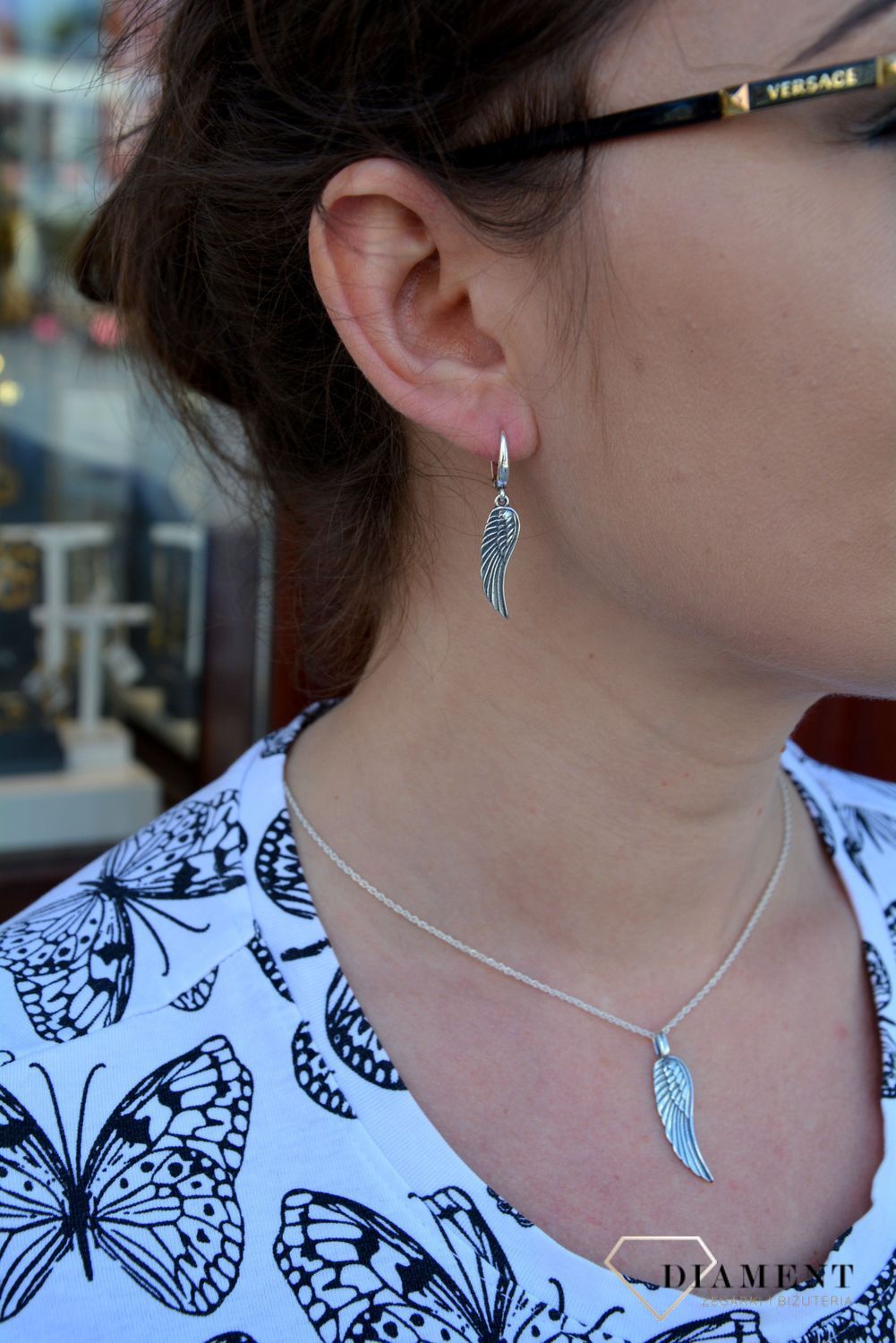 Kolczyki srebrne oksydowane z motywem skrzydła. Kolczyki to idealny pomysł na prezent dla kobiety. Kolczyki srebrne ze srebra próby 925. Zapraszamy!.jpg