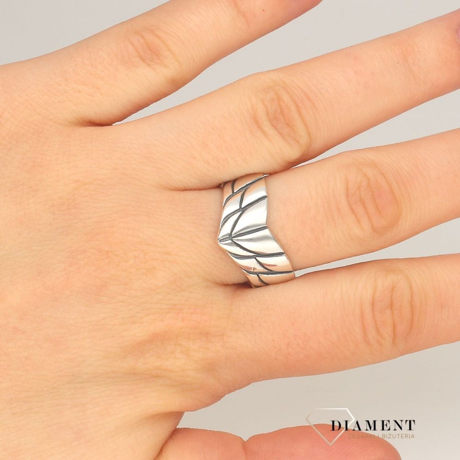 Srebrny pierścionek k (2).jpg