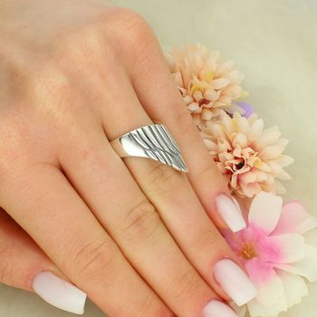 Szeroki pierścionek srebrny damski Freedom AG 925 – nowoczesny design atlantów.jpg