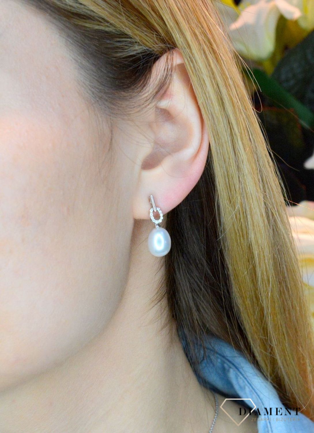 Złote kolczyki wiszące 585 białe złoto z Diamentami i perłą WŁ-35-02-002.jpg