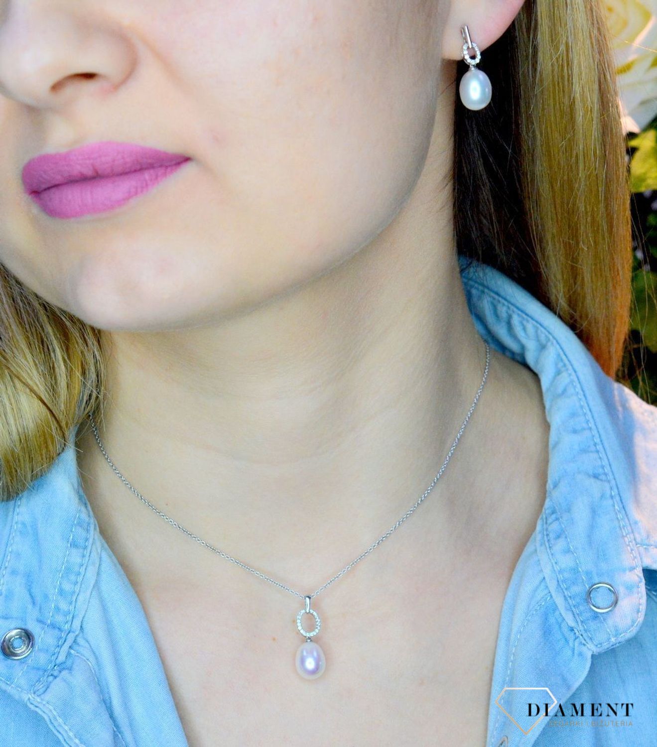 Złoty naszyjnik z białego złota zawieszka z perełką i Diamentami WŁ-35-07-002.jpg