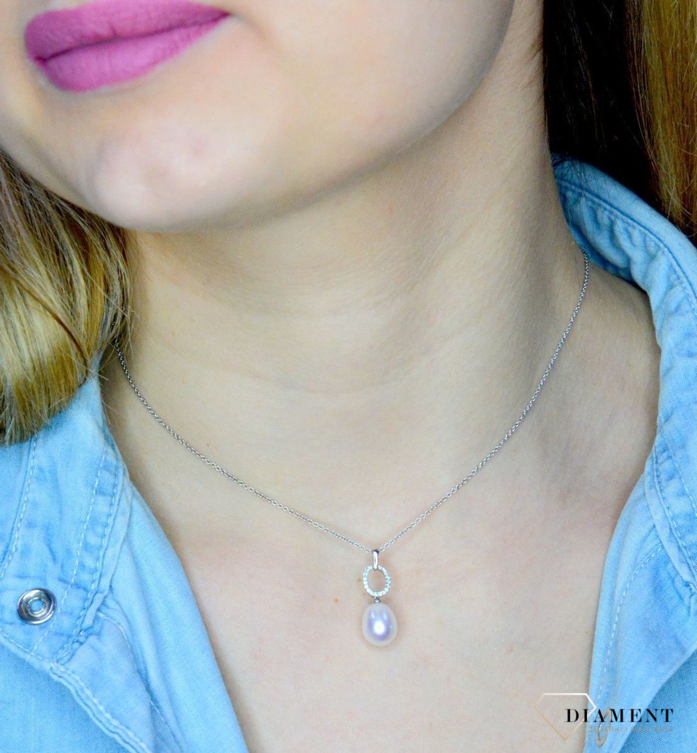 Złoty naszyjnik z białego złota zawieszka z perełką i Diamentami WŁ-35-07-002.jpg