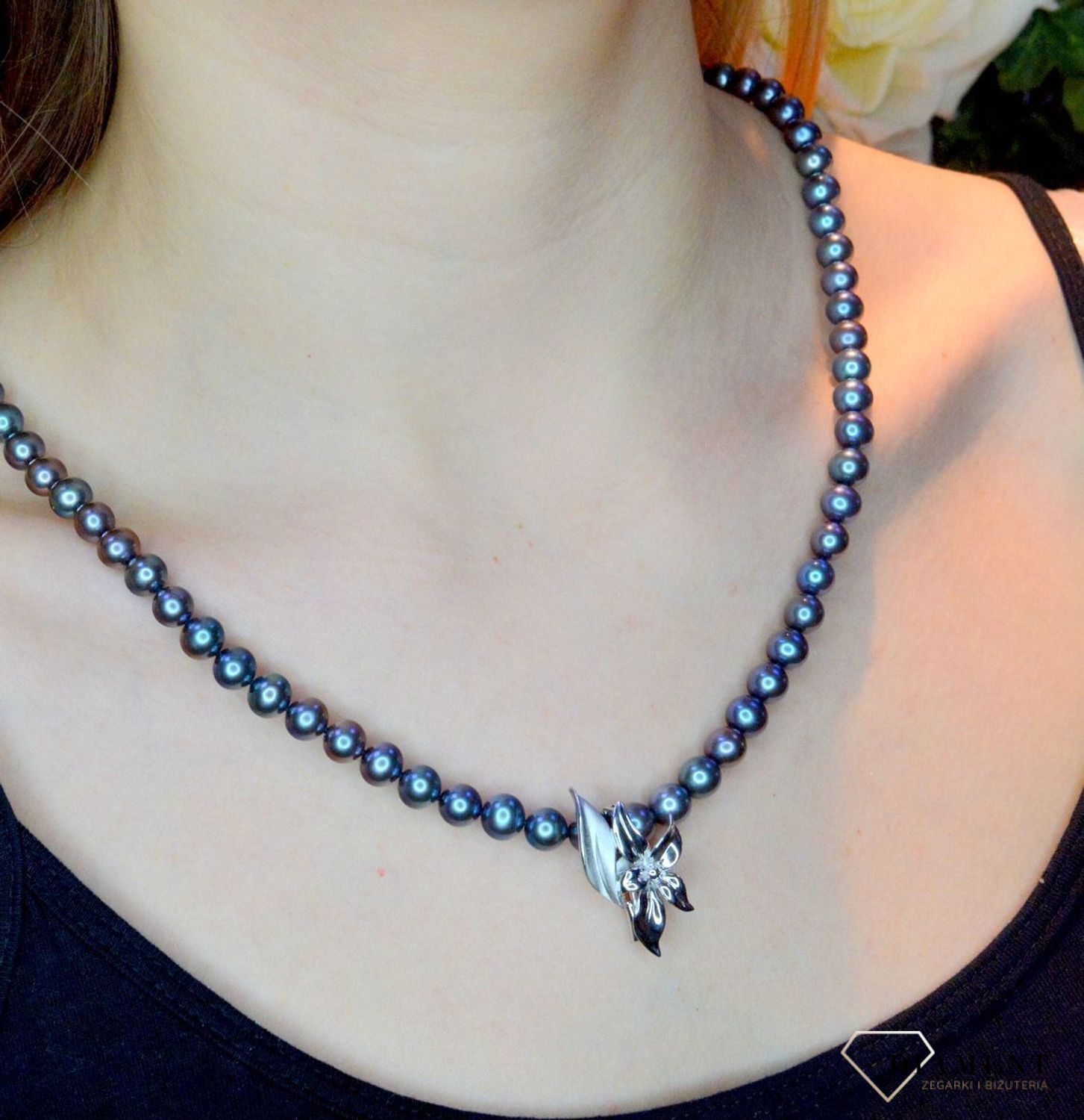 Naszyjnik damski z perłą słodkowodną fioletową WŁ-PS.06.7N08C.  Perła to jeden z najszlachetniejszych oraz najbardziej charakterystycznych klejnotów na ziemi.  Koraliki perłopławów są przetwarzane na masę perłową, z kolei nast.jpg