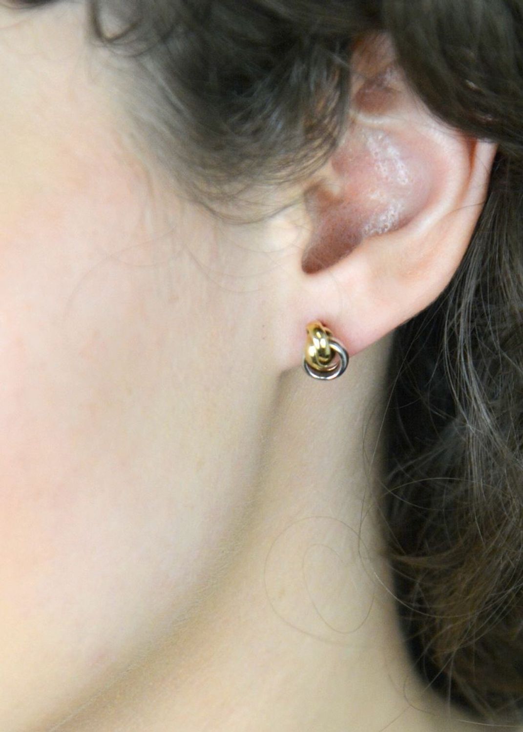 Kolczyki złote kółeczka skręcone pr 333, XFA8177 Stylowe i oryginalne złote kolczyki składające się z trzech skręconych kółeczek to doskonały wybór dla kobiet 1.jpg