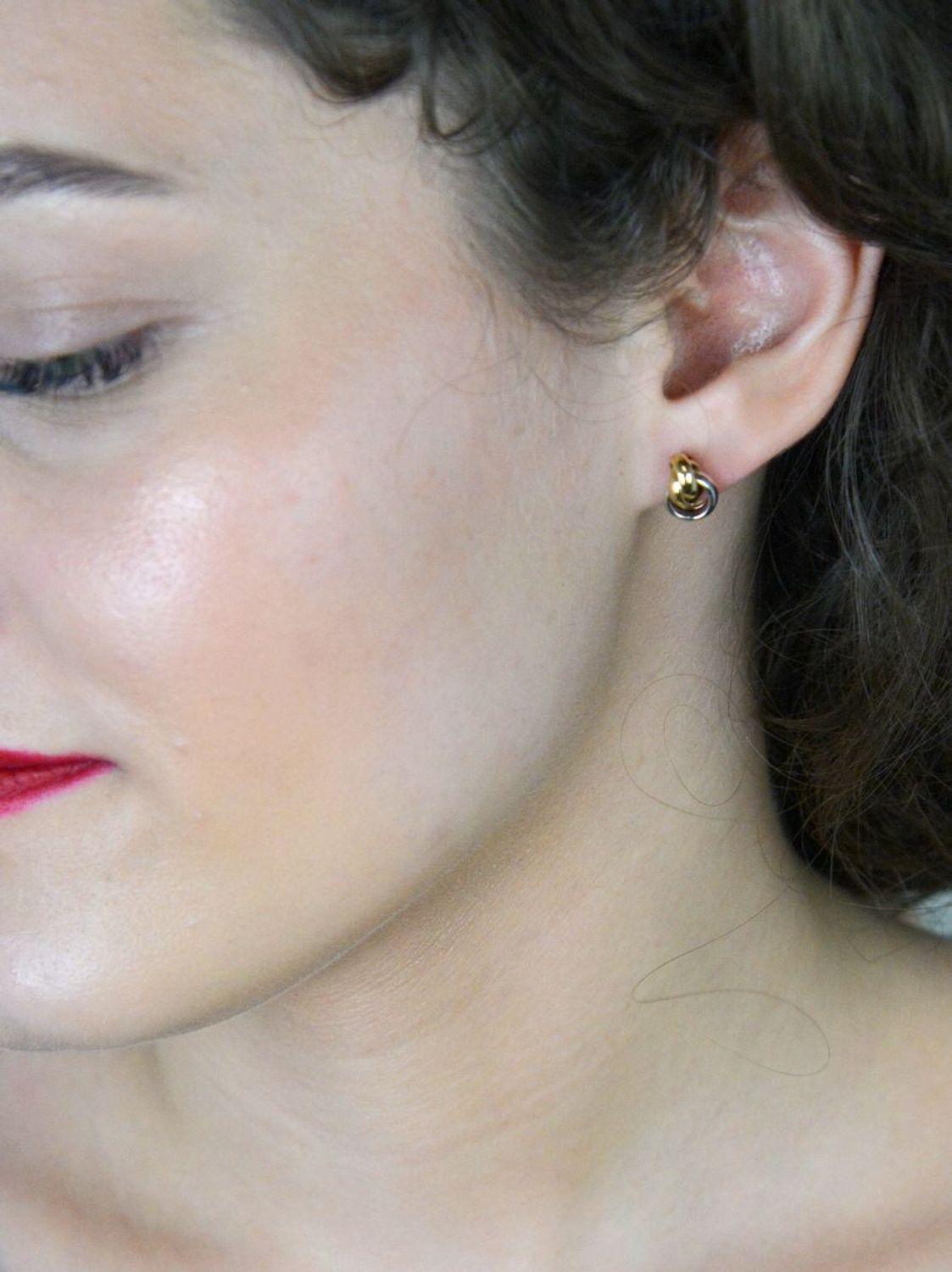 Kolczyki złote kółeczka skręcone pr 333, XFA8177 Stylowe i oryginalne złote kolczyki składające się z trzech skręconych kółeczek to doskonały wybór dla kobiet 1.jpg