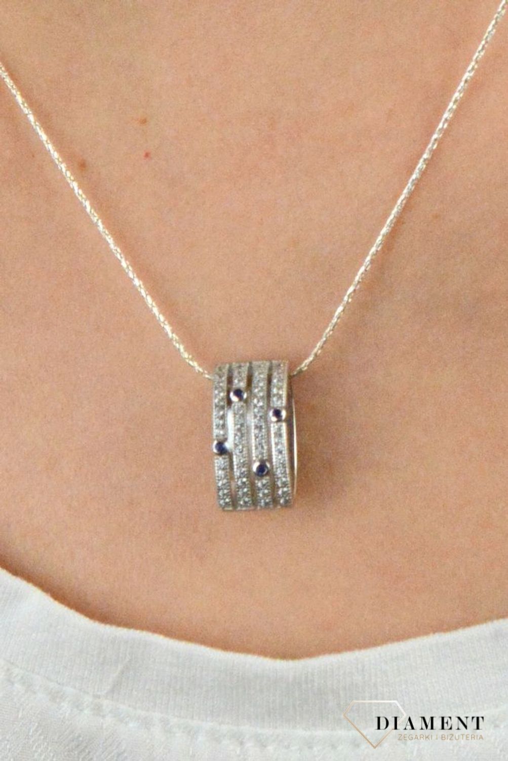 Srebrna zawieszka prostokątna białe i granatowe cyrkonie ZVI128039.jpg