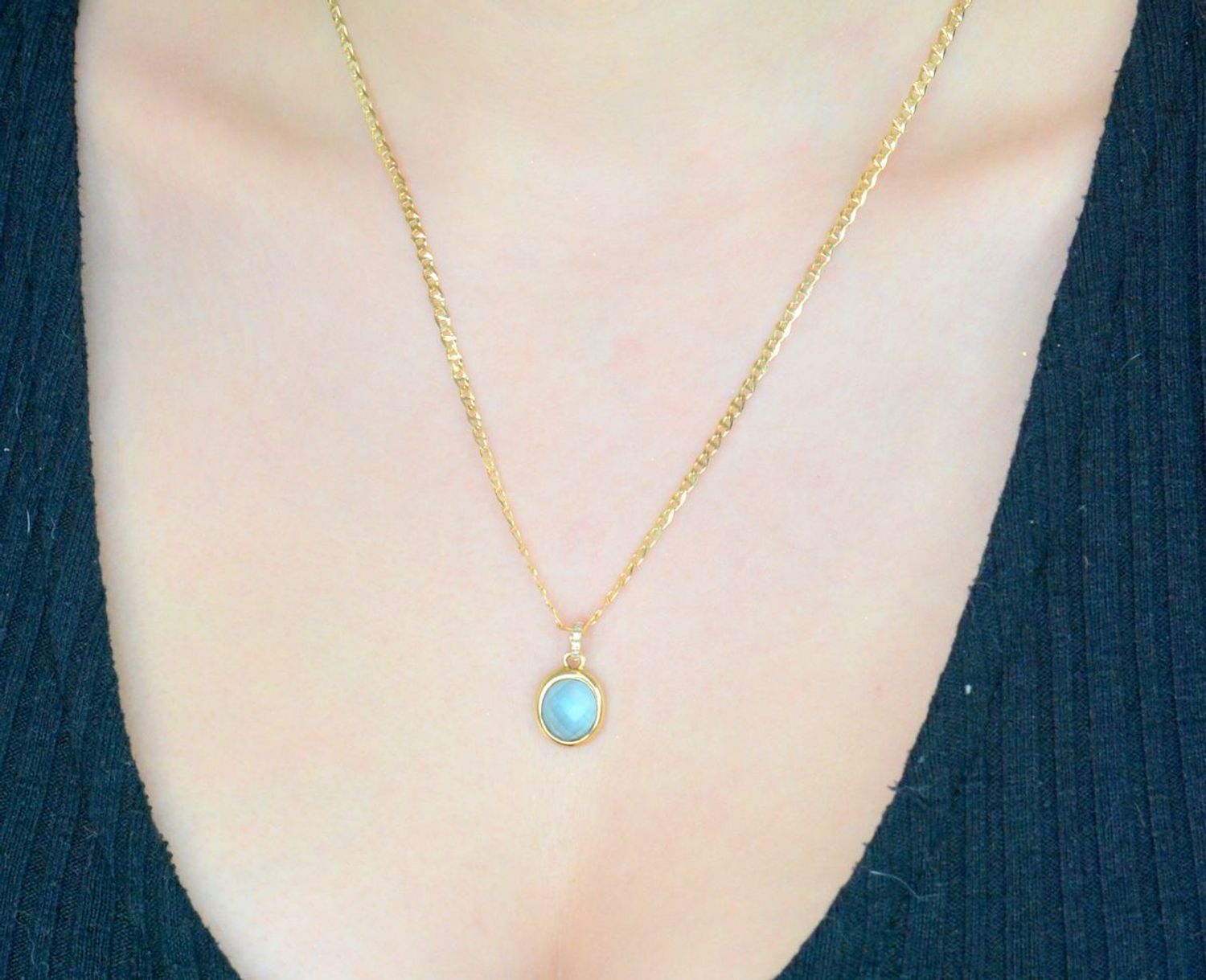 Zawieszka topaz Z1AGPO6950414 Wisiorek został wykonany z wysokiej jakości złota próby 585. Złoto to jeden z najpopularniejszych kruszców, cenione przez kobiety na całym świecie i często wykorzystywane przez jubilerów11.jpg