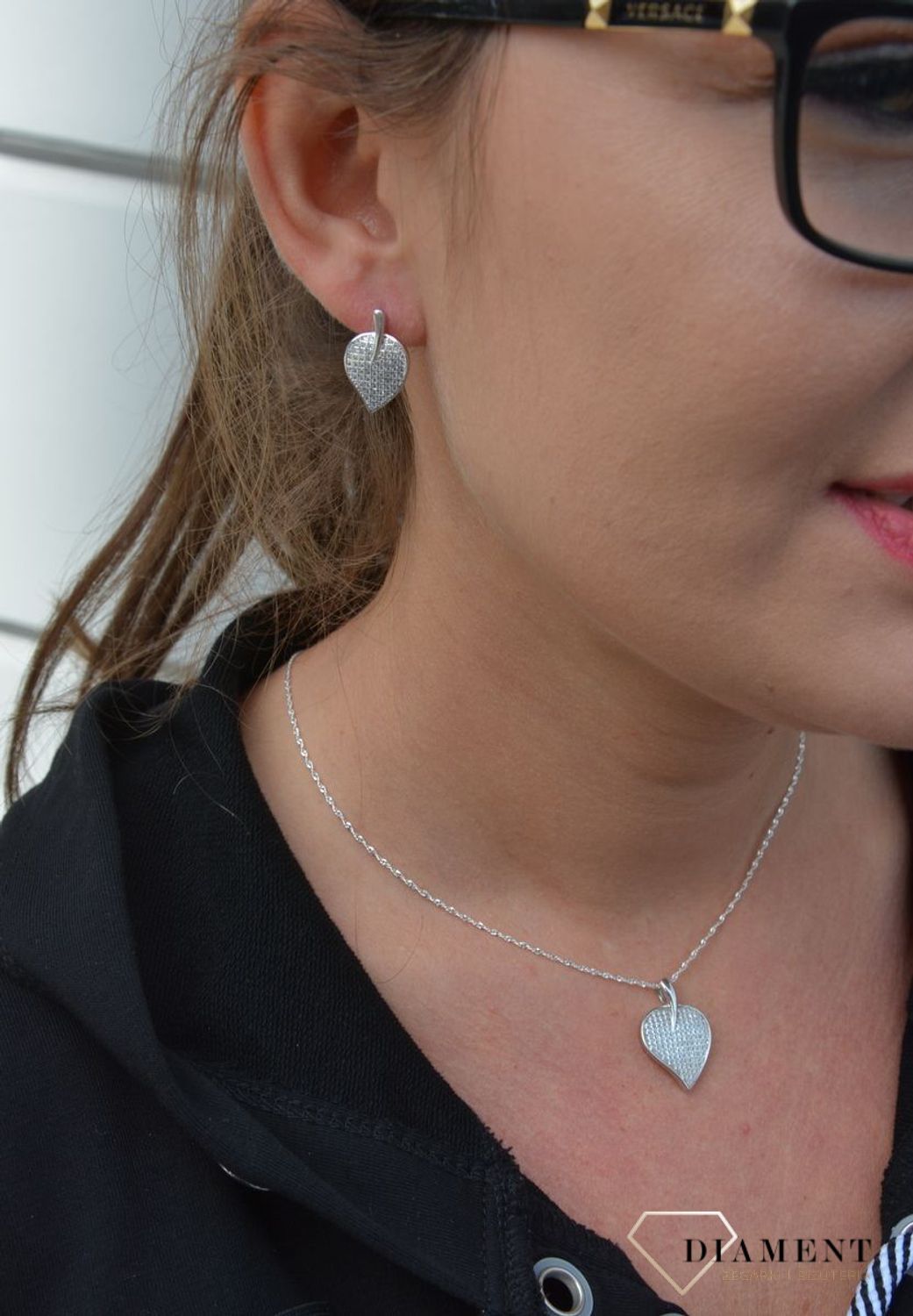 Zawieszka srebrna cyrkonie liść ZAW-000000-618-925.jpg