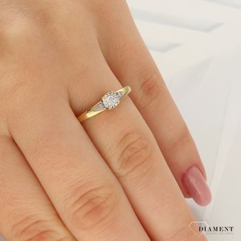 Pierścionek złoty DIAMENT żółte złoto, siedem diamentów w białym złocie ZR-101043.jpg