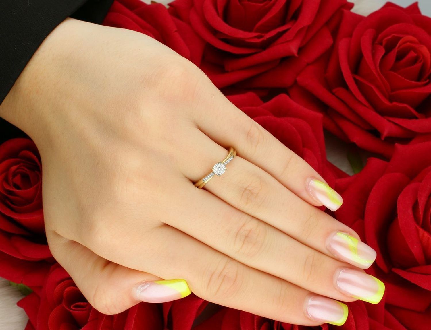 Złoty pierścionek z diamentami Zakochany Blask 585  11 brylantów  Rozmiar 11.jpg