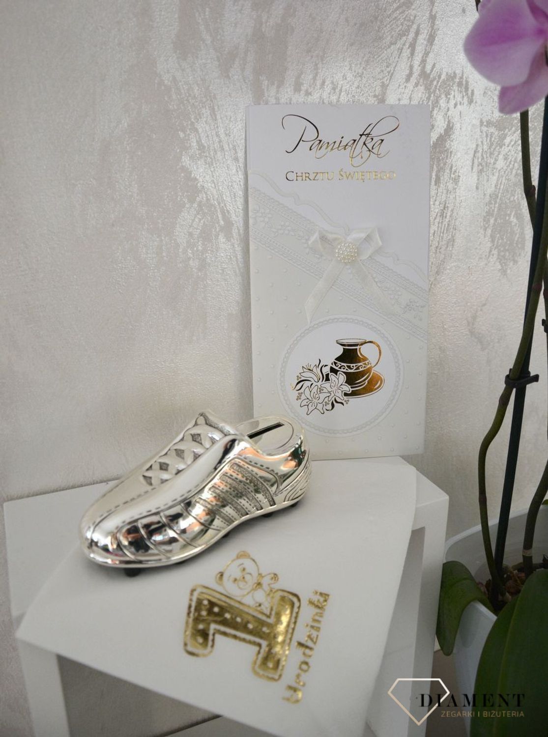 Posrebrzana skarbonka, but dla przyszłego piłkarza, sportowca. Doskonale sprawdzi się w roli drobnego upominku z okazji chrztu, roczku jak i dla starszego dziecka.7.jpg