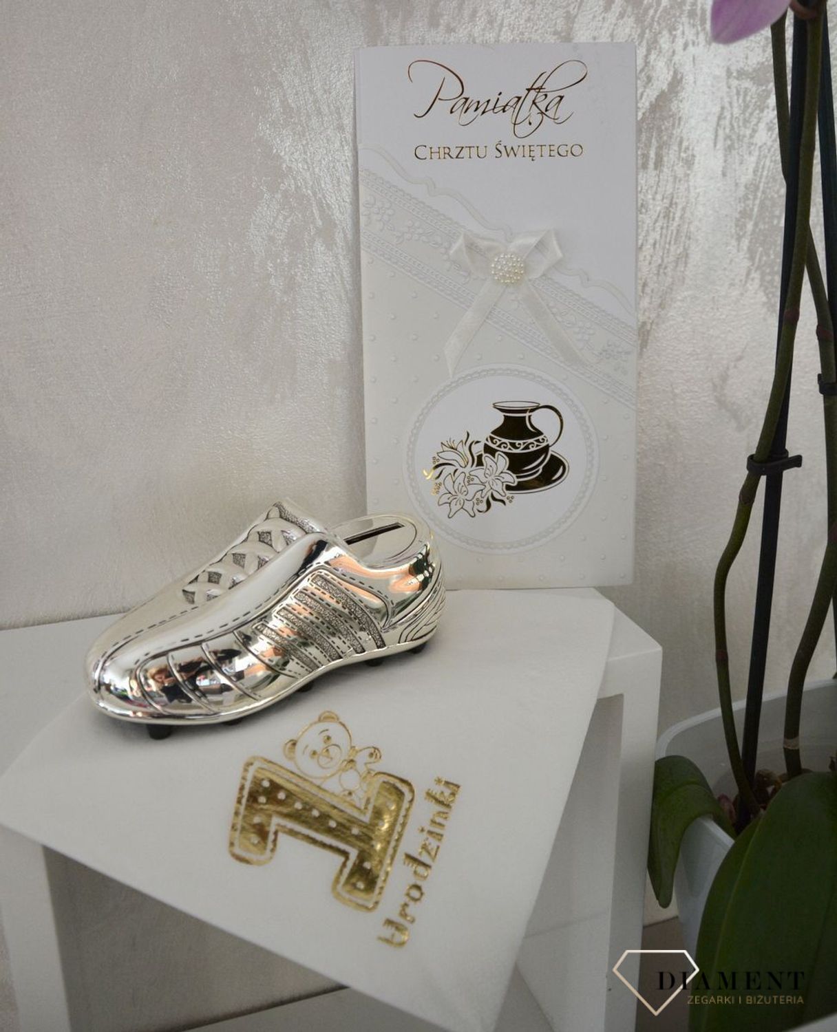 Posrebrzana skarbonka, but dla przyszłego piłkarza, sportowca. Doskonale sprawdzi się w roli drobnego upominku z okazji chrztu, roczku jak i dla starszego dziecka.7.jpg