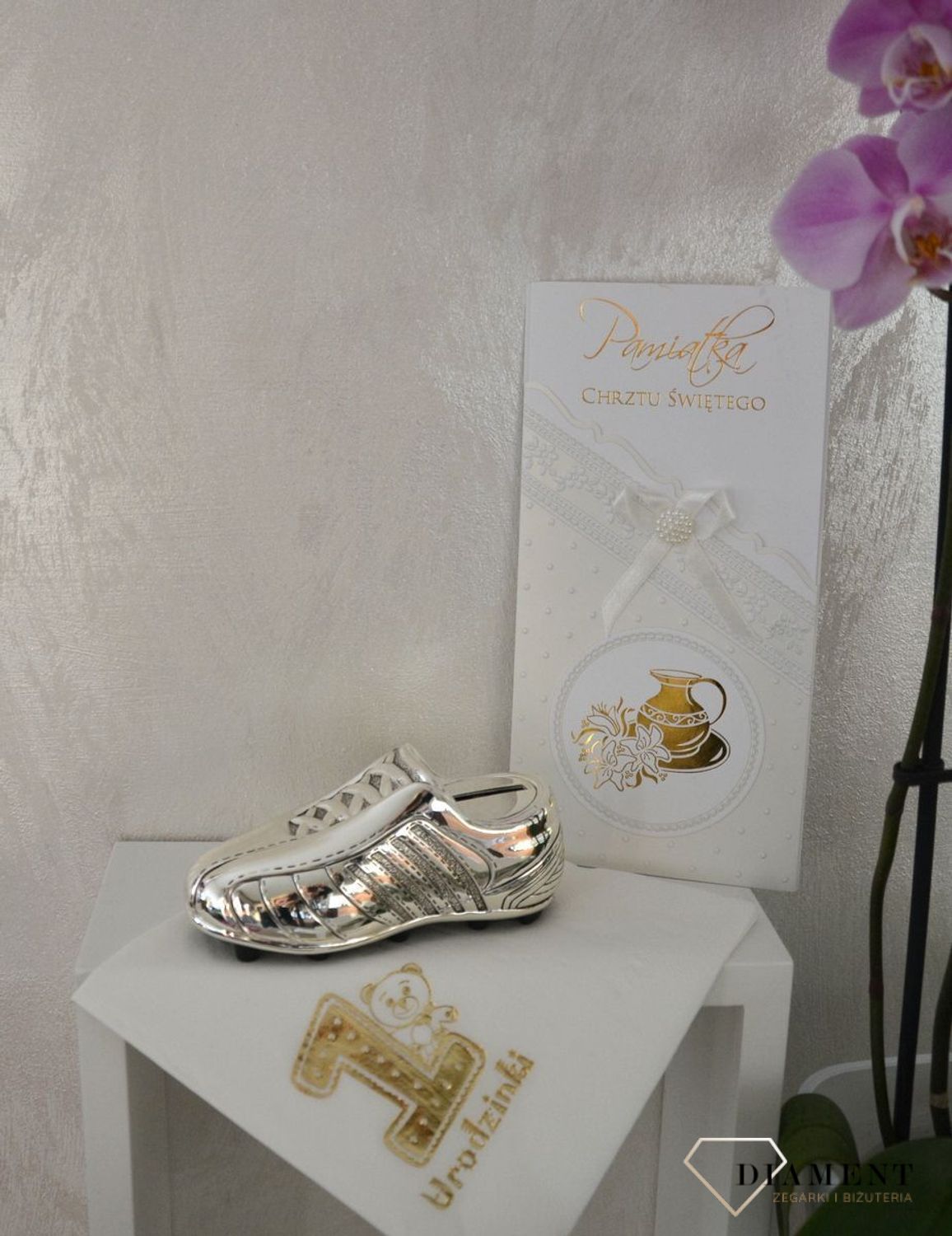 Posrebrzana skarbonka, but dla przyszłego piłkarza, sportowca. Doskonale sprawdzi się w roli drobnego upominku z okazji chrztu, roczku jak i dla starszego dziecka.7.jpg