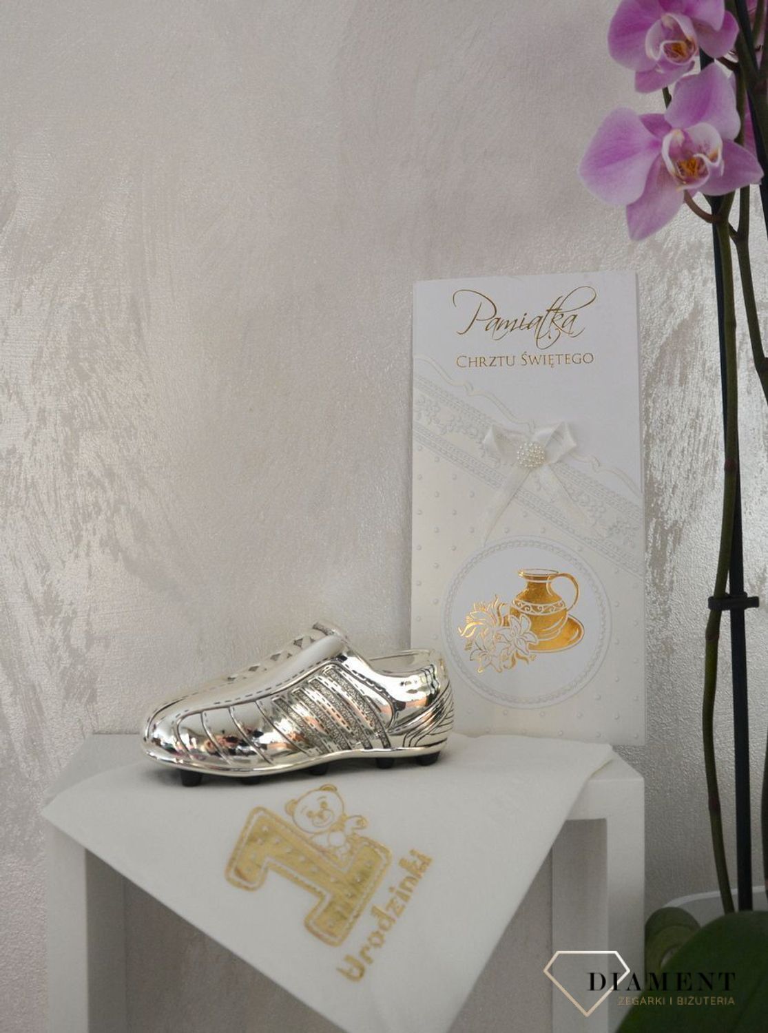 Posrebrzana skarbonka, but dla przyszłego piłkarza, sportowca. Doskonale sprawdzi się w roli drobnego upominku z okazji chrztu, roczku jak i dla starszego dziecka.7.jpg