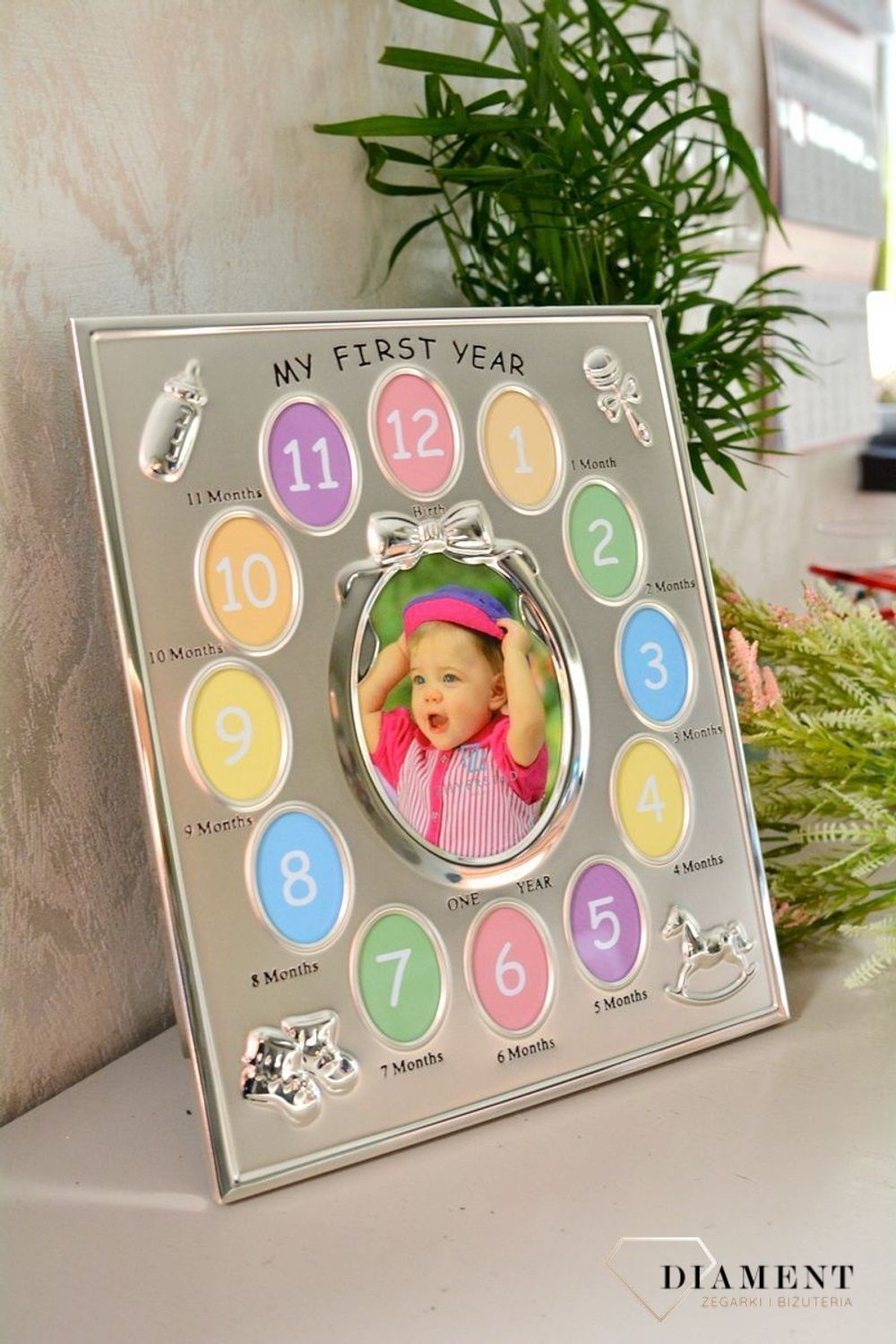 Ramka posrebrzana na zdjęcia Pierwszy rok życia ZV7612231. Prezent z okazji narodzin dziecka, chrzcin. Prezent na chrzciny..jpg