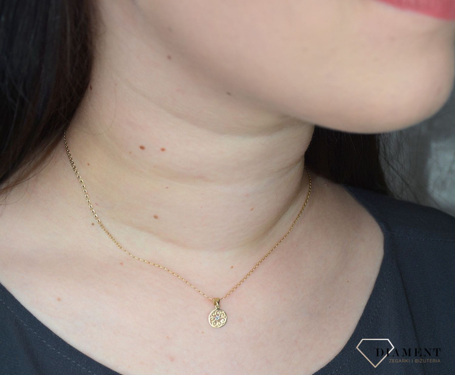 Złota zawieszka 333 okrągły ażur z dodatkiem białego złota ZW-X-000-D00-XLA8964.jpg