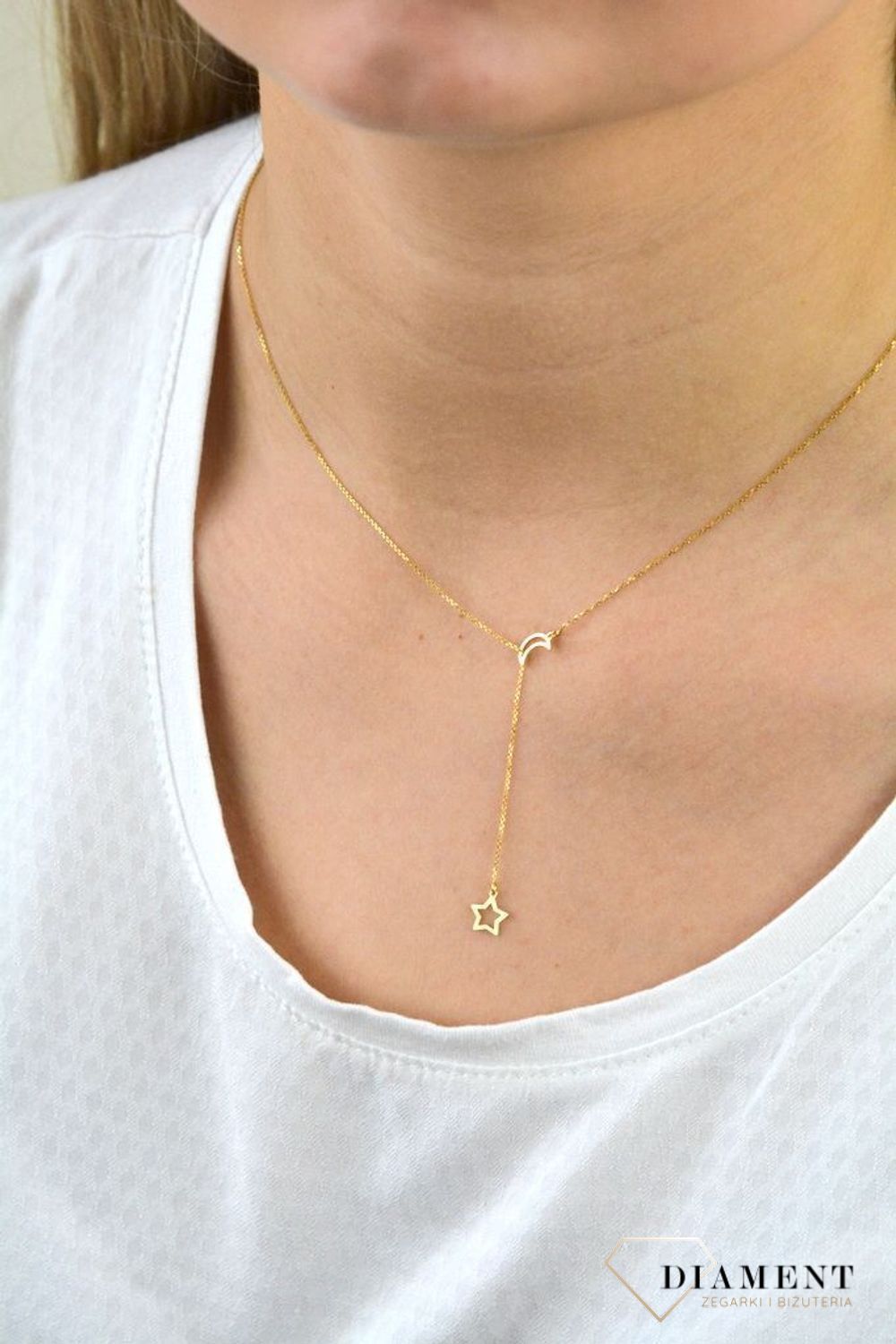 Złoty naszyjnik 333 celebrytka gwiazdka i księżyc ZW-X-000-N45-CA18153. Złoty naszyjnik celebrytka typu krawatka z elementem ozdobnym w postaci gwiazdki i księżyca. Wykonana ze 8-karatowego żółtego złota, próba 333. (2).jpg