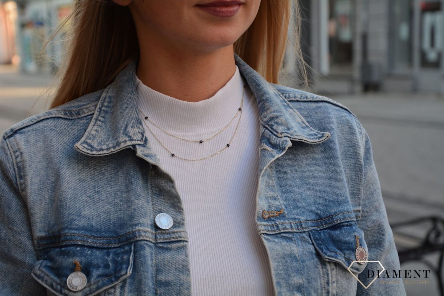 Naszyjnik złoty celebrytka ozdobiony czarnymi cyrkoniami (2).jpg