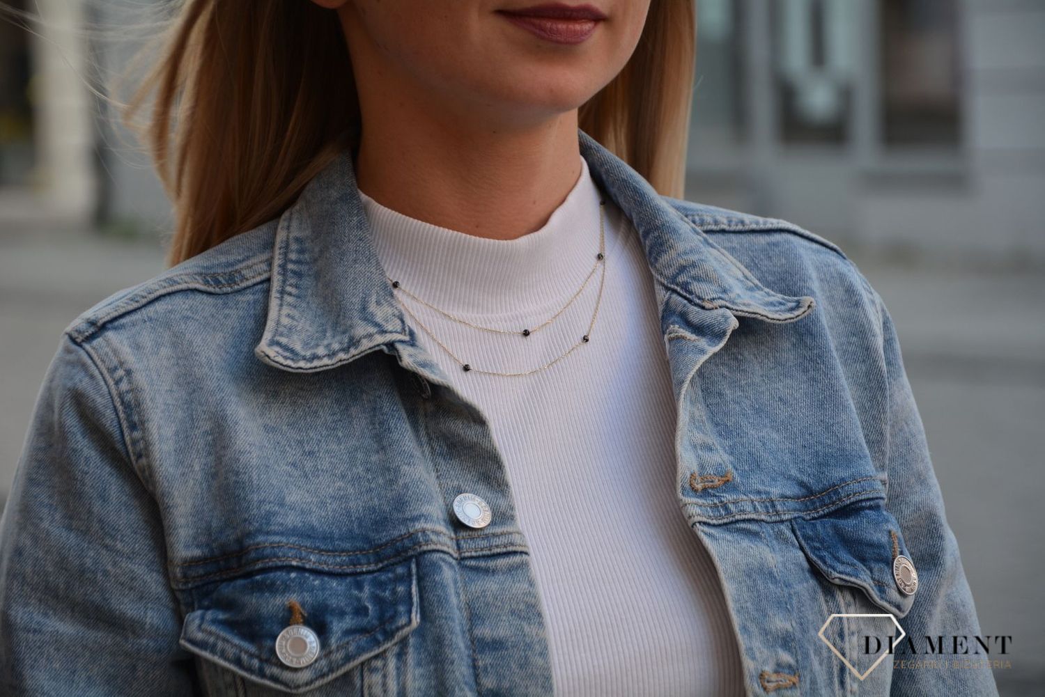 Naszyjnik złoty celebrytka ozdobiony czarnymi cyrkoniami (2).jpg