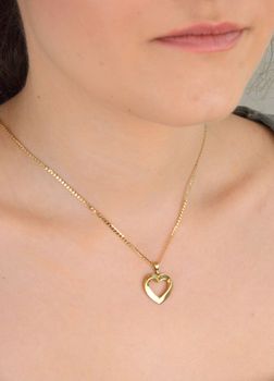 Zawieszka złota serduszko gładkie próba 333, ZW-X-X08-N00-LA14500 Elegancka zawieszka w kształcie gładkiego serduszka, wykonana z wysokiej jakości złota próby 333 (3).JPG