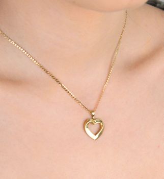 Zawieszka złota serduszko gładkie próba 333, ZW-X-X08-N00-LA14500 Elegancka zawieszka w kształcie gładkiego serduszka, wykonana z wysokiej jakości złota próby 333 (4).JPG