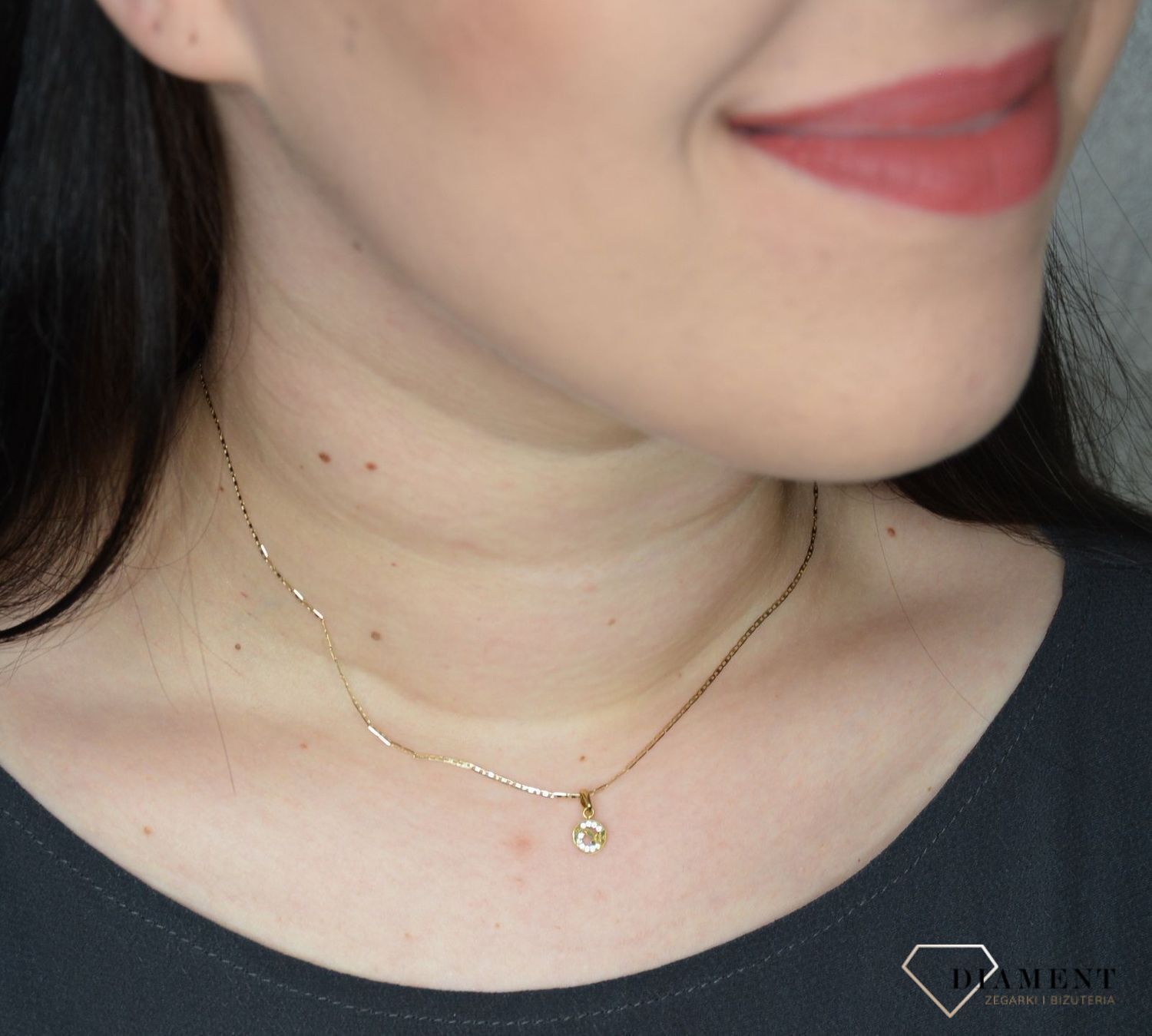 Złota zawieszka 333 kółeczko z motylkiem i cyrkonią ZW-X-X08-N00-LB14510.jpg