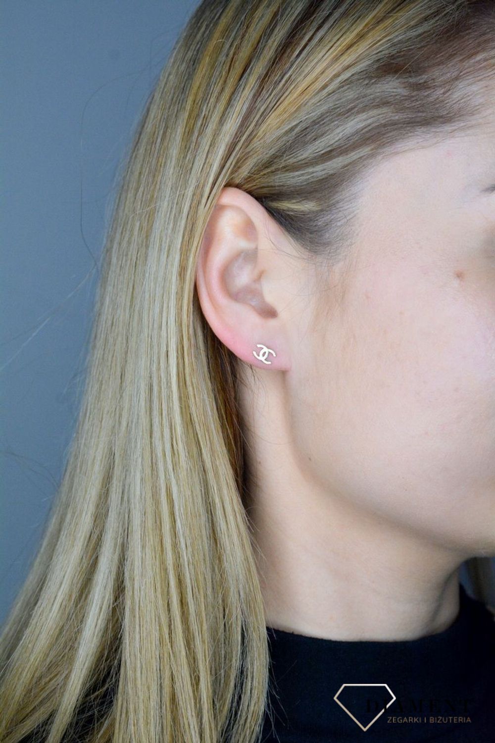 Kolczyki złote wzór Channelki na sztyft ZW-X-X09-N00-FA12658..jpg